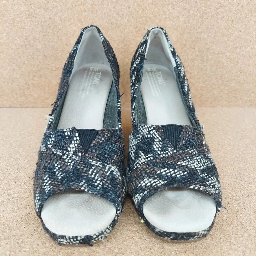Toms Womens Peep Toe Slip On Wedge Heels Size 8_2